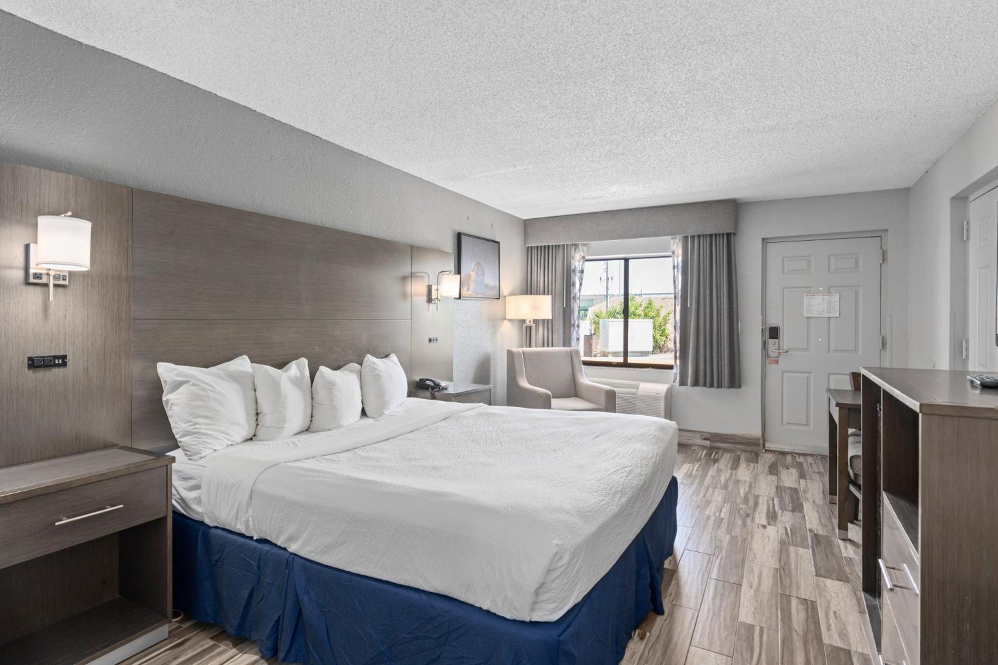 Baymont By Wyndham Orlando East Hotel Alafaya Ngoại thất bức ảnh