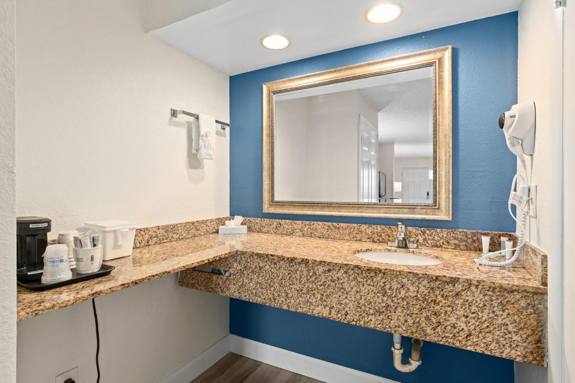 Baymont By Wyndham Orlando East Hotel Alafaya Ngoại thất bức ảnh