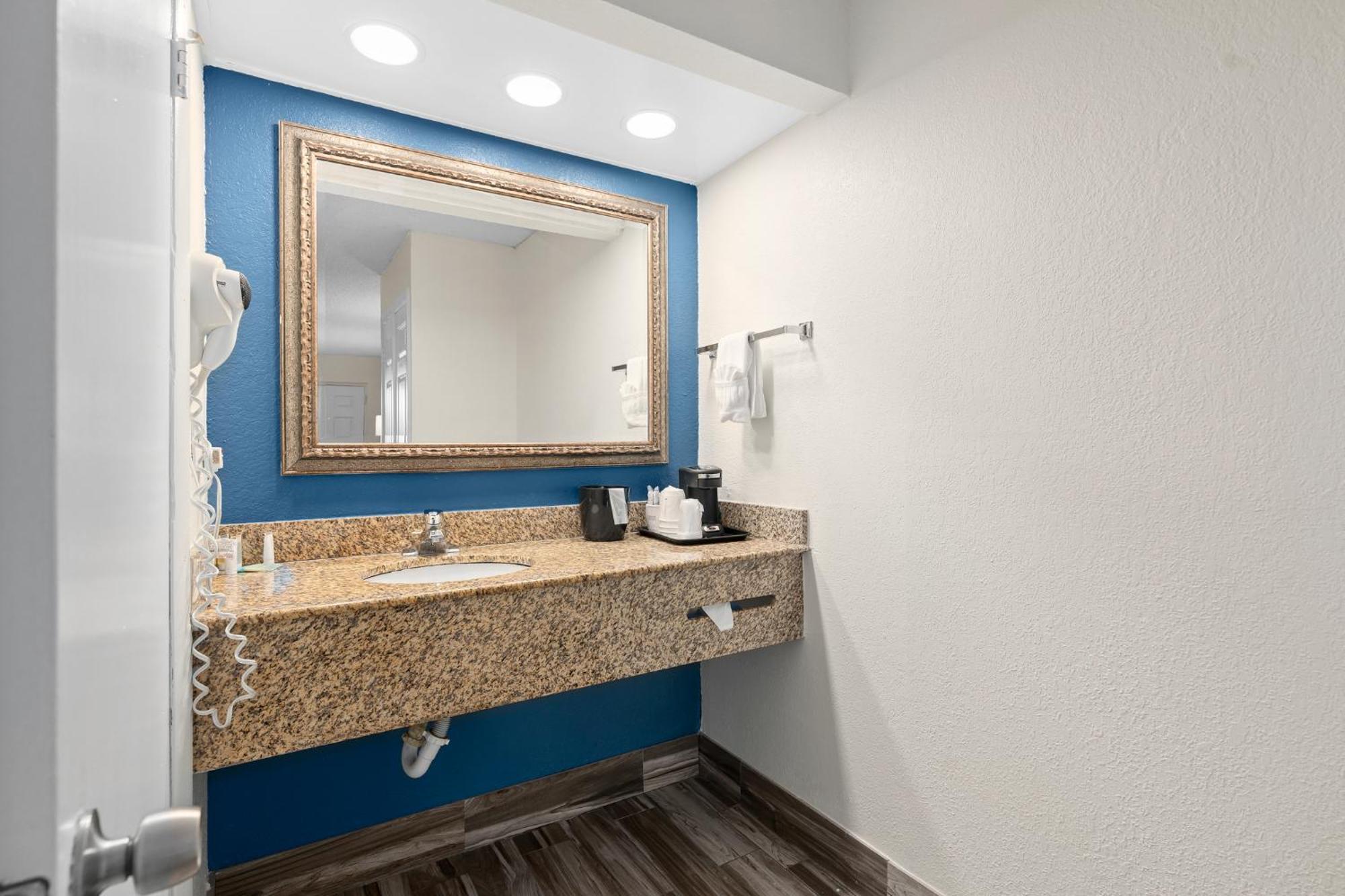 Baymont By Wyndham Orlando East Hotel Alafaya Ngoại thất bức ảnh