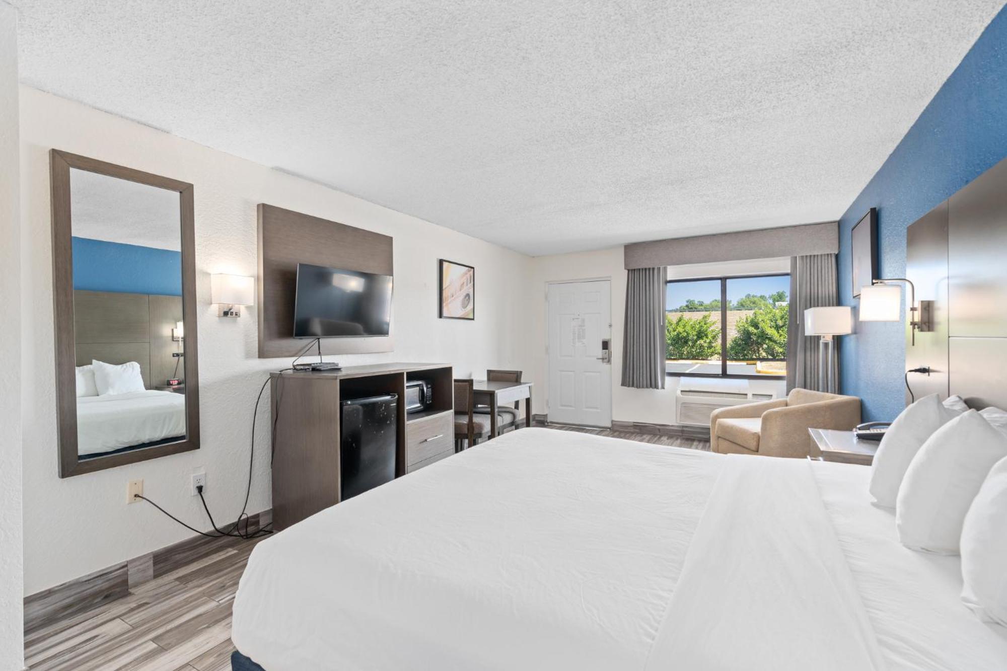 Baymont By Wyndham Orlando East Hotel Alafaya Ngoại thất bức ảnh