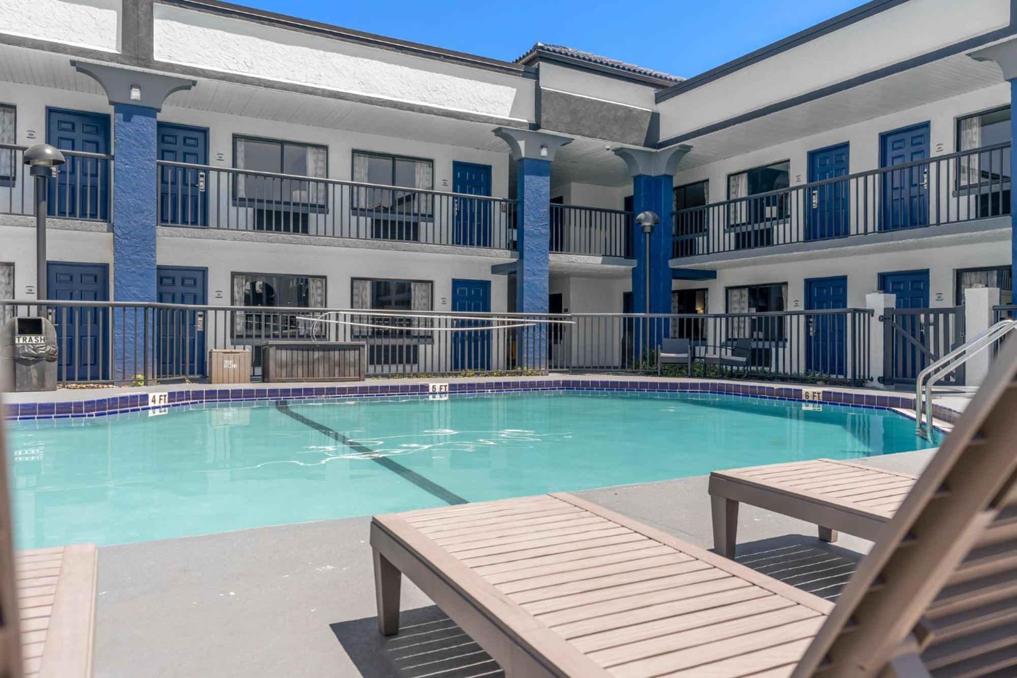 Baymont By Wyndham Orlando East Hotel Alafaya Ngoại thất bức ảnh
